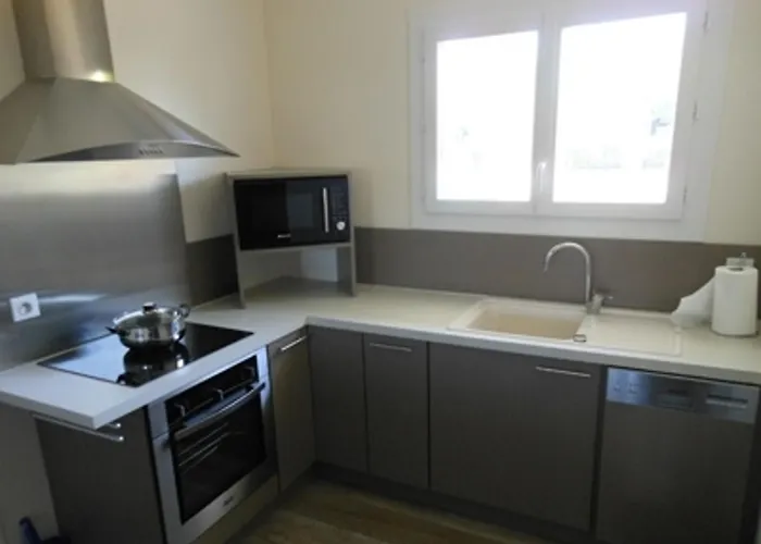 Maison Rénovée Avec Wifi Et Terrasse à - Fr-1-616-74 Trélissac